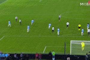 在想啥？尤文回传，凯利没注意无奈犯规染黄