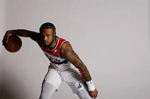 名记：奇才执行多人球队选项 惠特摩尔/萨尔/库利巴利在列