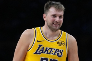 格里芬：东契奇掌控比赛节奏的能力无人能及