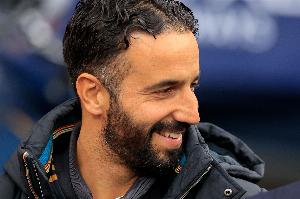 阿莫林：希望蓄发球迷能尽快理发，库尼亚带球气场能影响对手心态